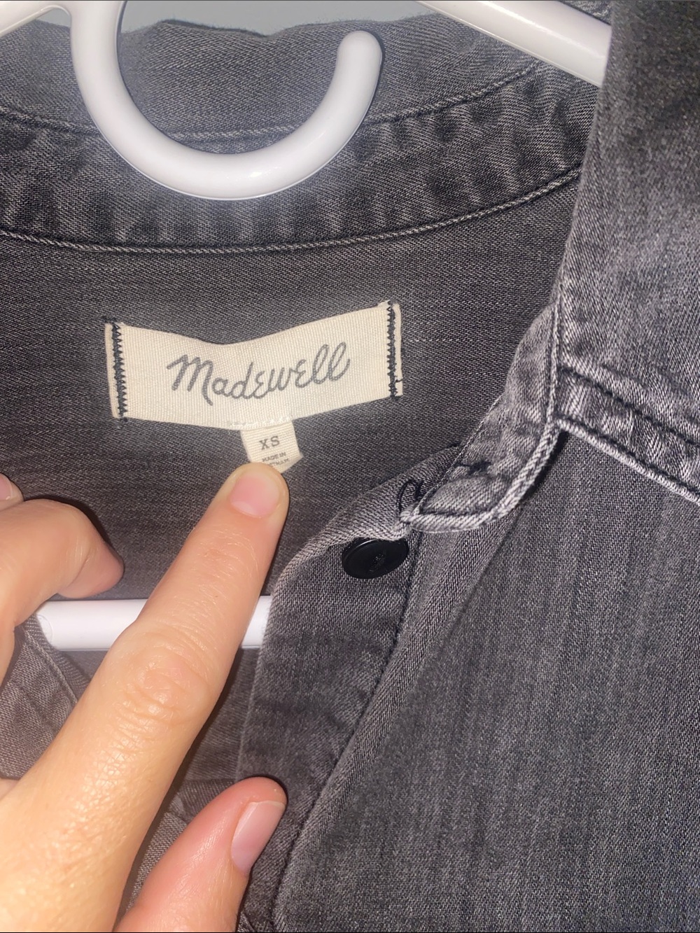 Madewell faded black denim chambray button up - Picture 4 of 6